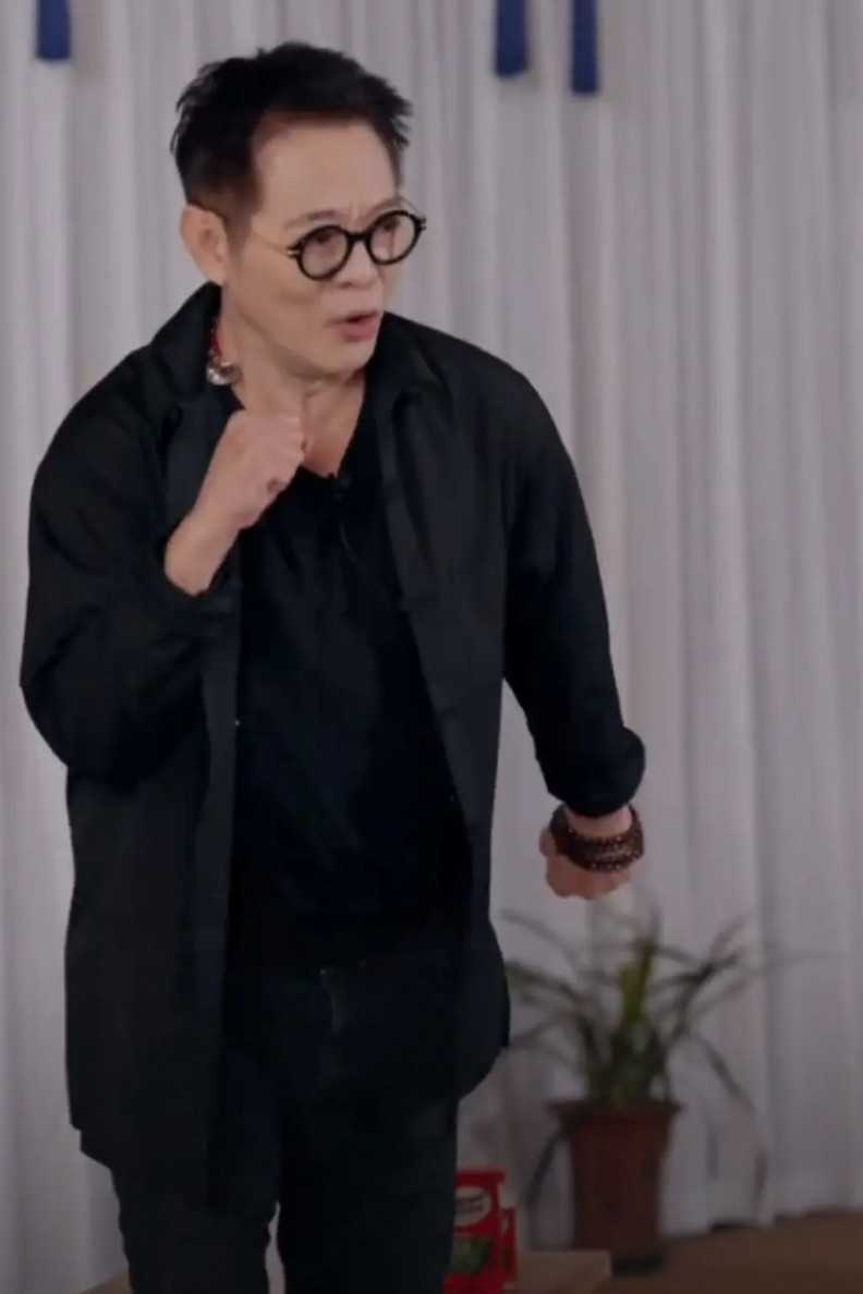 李连杰身上藏着很多让人看不懂的地方。1,李连杰在2023年的时候就开始交代后事