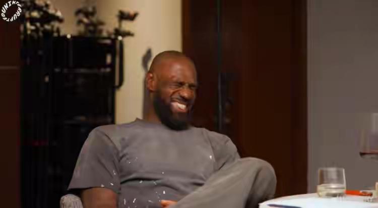 湖人队示好詹姆斯？继上一场对阵步行者，布朗尼在第三节登场，13分钟出场时间里表