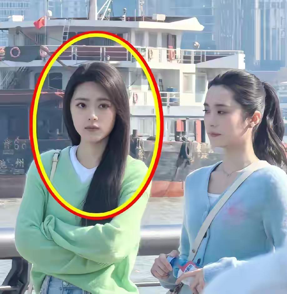 我趣，赵今麦实际长这样。。。​​​