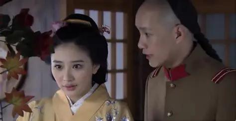 一个大清王爷，日本人来请他出山，他说不去，关东军扛着步枪到他家门口，他照样说不去