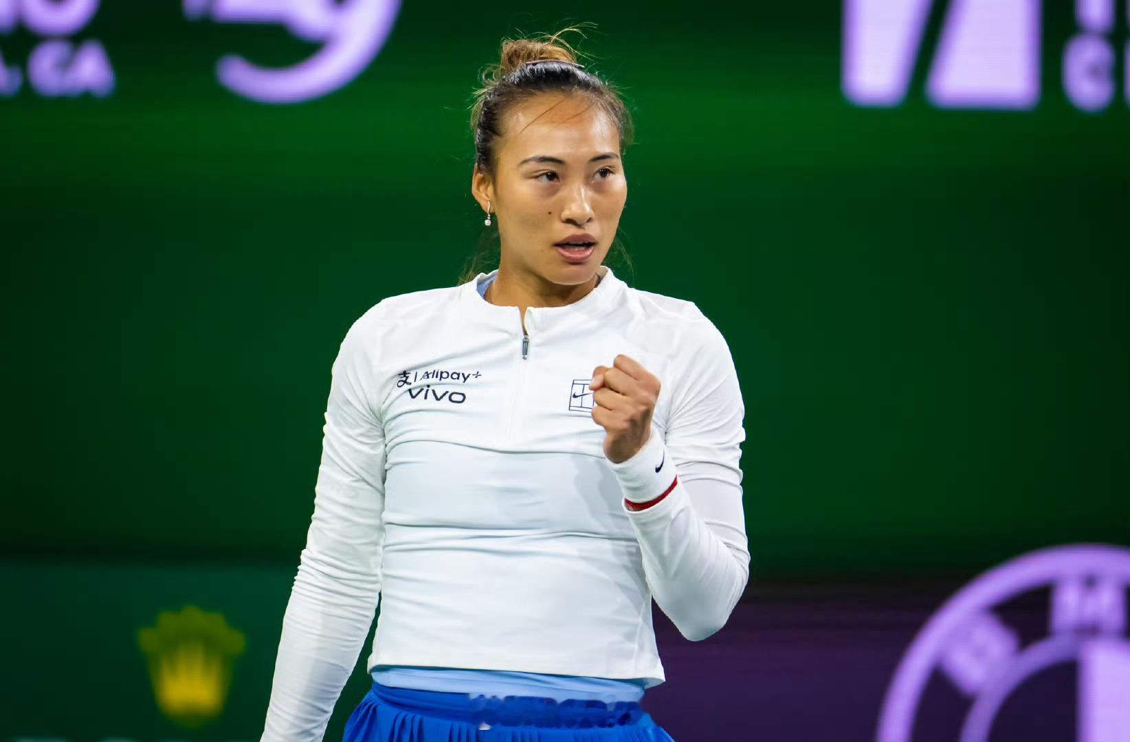 印第安维尔斯WTA1000第二轮八号种子郑钦文🇨🇳以6-3/6-4击败阿扎伦