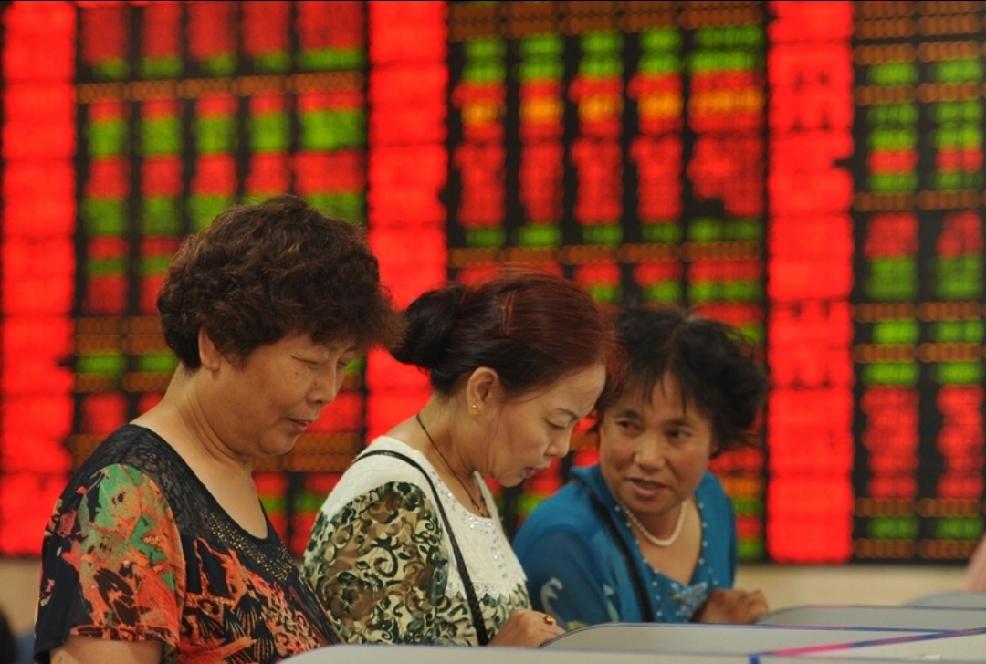 沪指成功站上4000点，这消息一出来，股民们心里那是又激动又忐忑。10月28日早