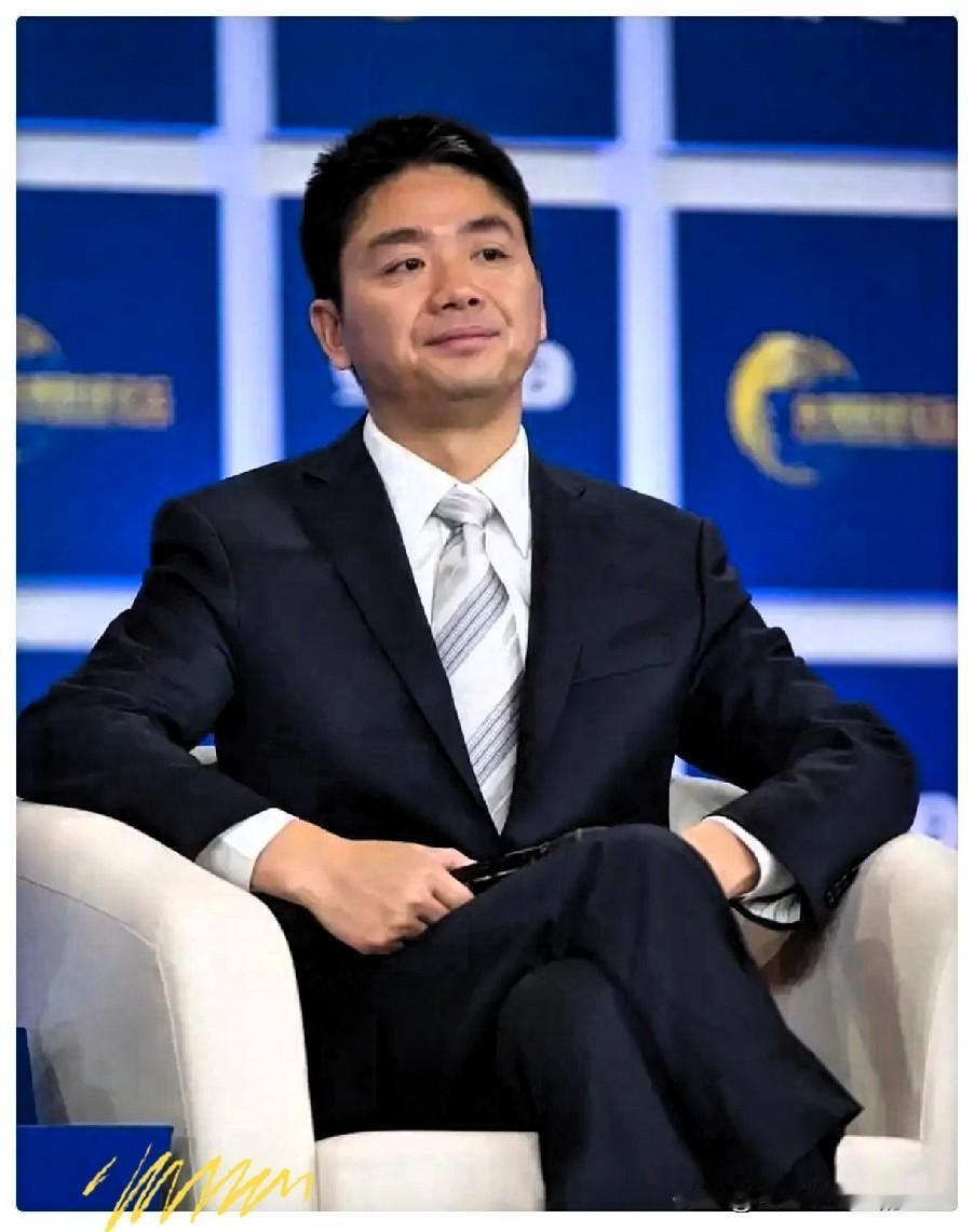 主持人问刘强东：“你能一分钟说服我，到京东购物吗？”刘强东说：“用不了1分钟，2