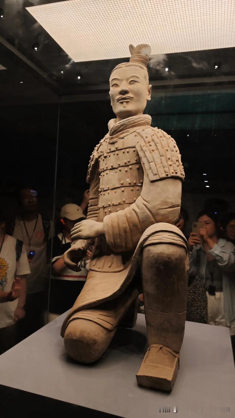 故游兵马俑才懂！它藏着秦制沿用千年的硬核智慧数度故游秦俑坑，每次立在冰凉