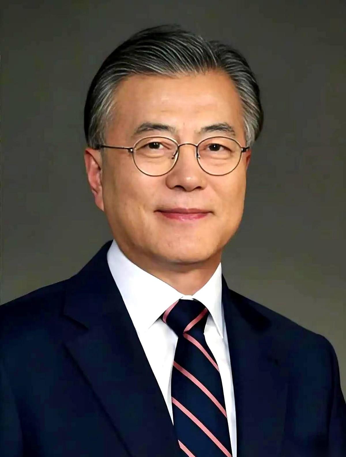 我跟你说，千万别小看身边那些不吭声的人。尤其，是那种平时看着特别稳，甚至有点闷