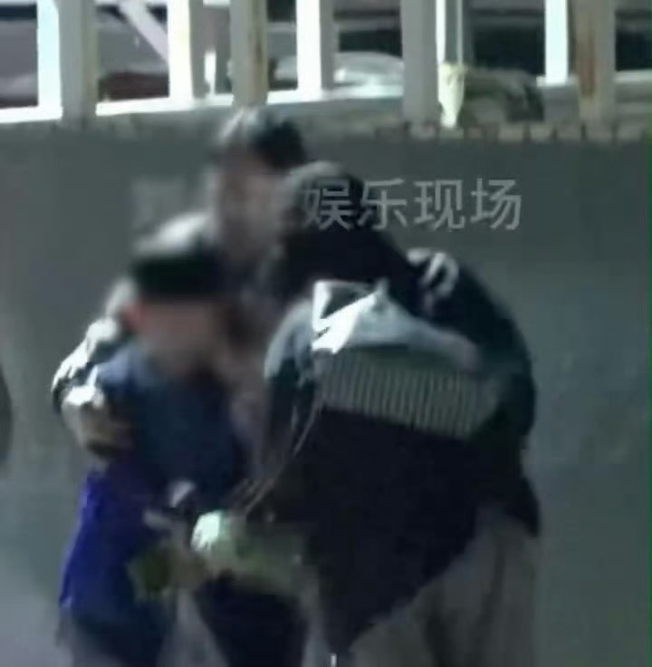 刘诗诗和她的魔丸儿子哈哈哈哈哈哈哈哈哈哈哈哈哈，刘诗诗和步步，太接地气了​​​