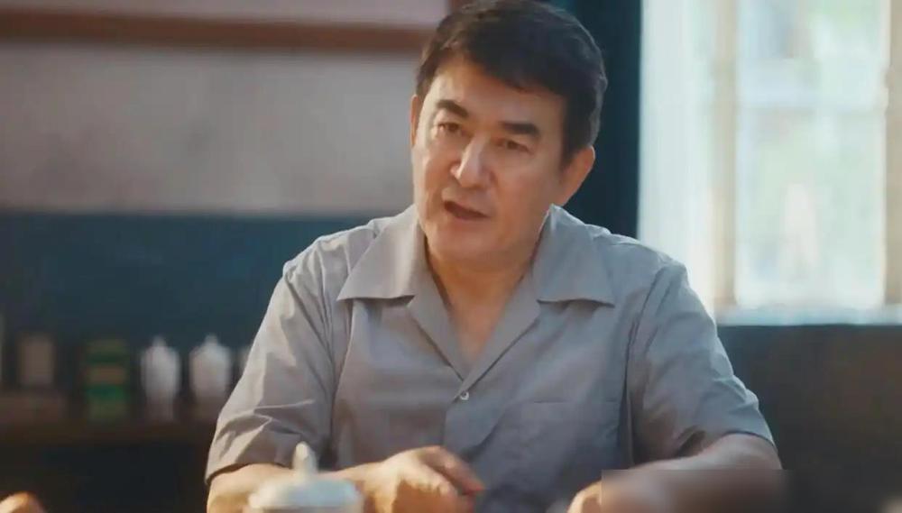 央视这《重器》有些丑化了政治干部，这就过分了，相当于把人物非黑即白的简单处理。