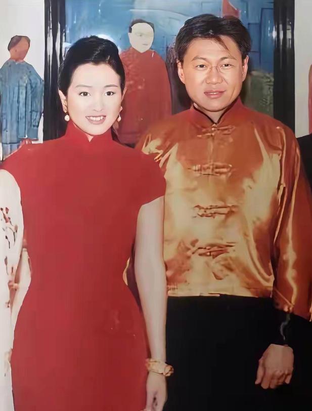 巩俐的豪门幻梦：三重错位婚姻如何成就一位女王