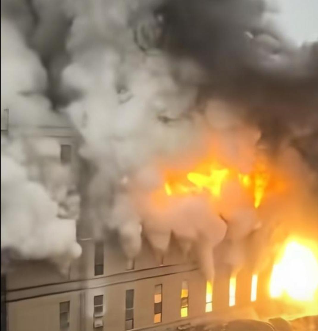 浙江宁波奉化一工业园区厂房起火4月13日，浙江宁波奉化一工业园区发生一起火灾，