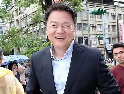 他才是台湾省回归后省长的不二人选​​​​​​​​​​​​.周锡玮是学者教授，当