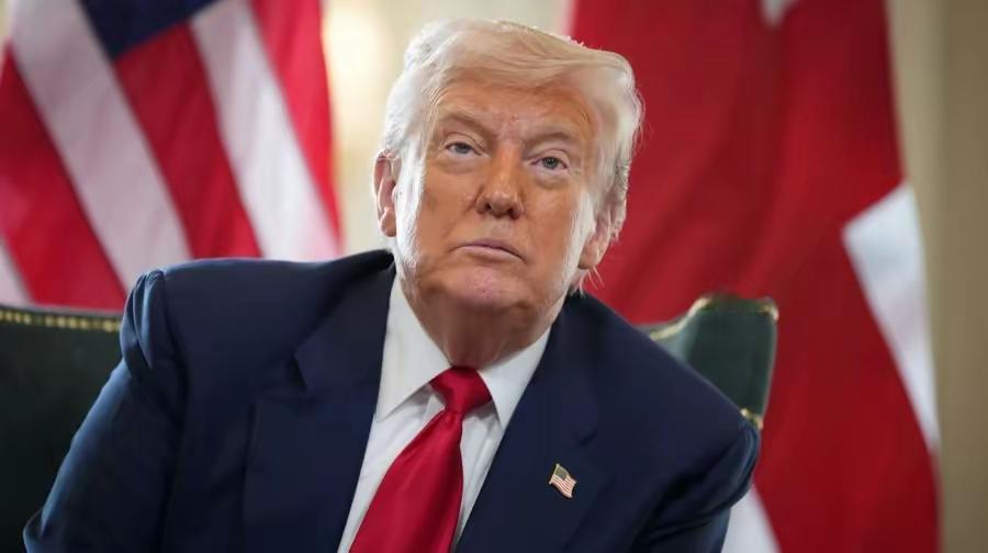 ​美国总统特朗普又犯了同样的错误。对委瑞内拉执行总统逮捕的时候，却没有经过国会的