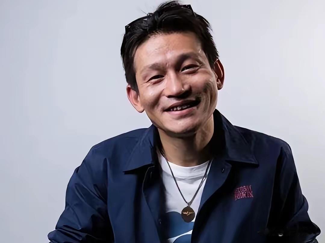 影视圈最“反套路”的演员，非余皑磊莫属！有一次，张艺谋抛来橄榄枝：“有个男三号，