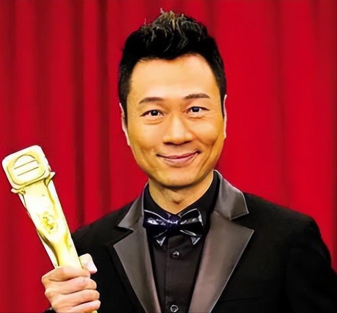 当初，黎耀祥做了一个别人无法理解的决定，他把自己在香港的房子给卖掉了，在拿到了1