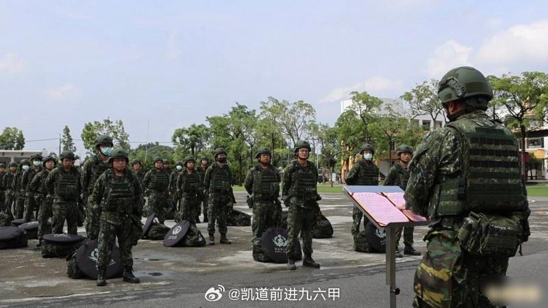 8月11日伪台陆军步兵第137旅在台南实施“兵员补充操演”拉壮丁伪台陆军步兵第