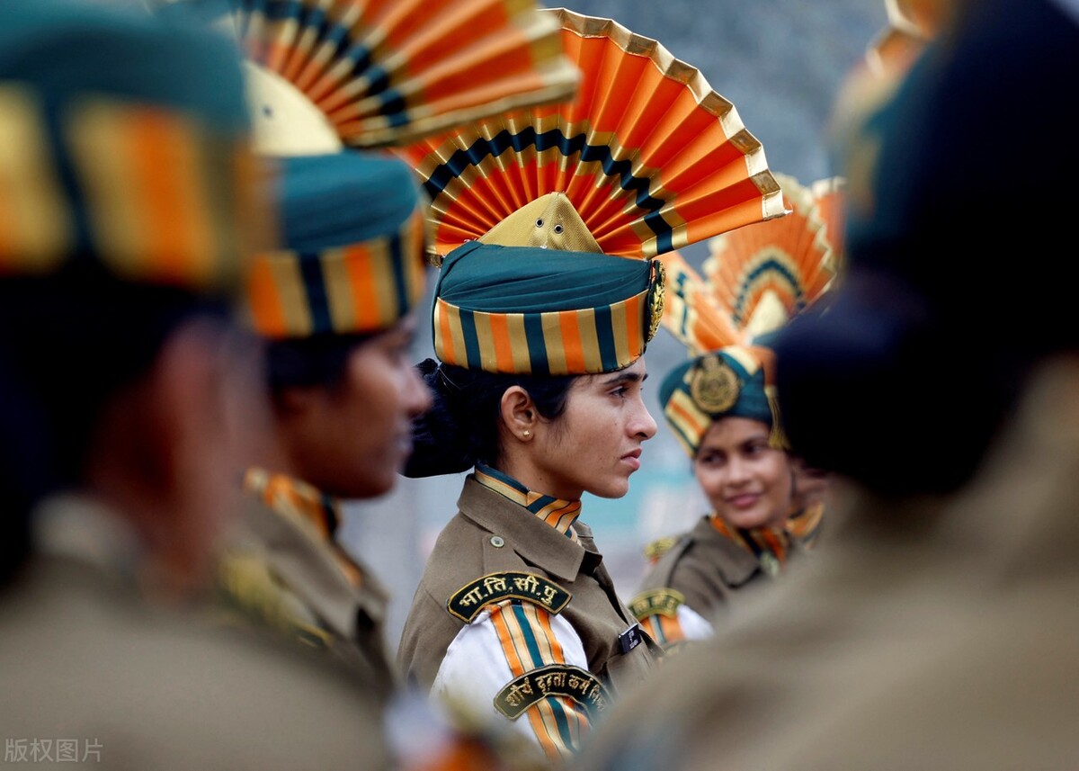 又一次见识了印度精英满嘴跑火车的水平！拉胡儿甘地可以说是印度精英中的精英，但是这