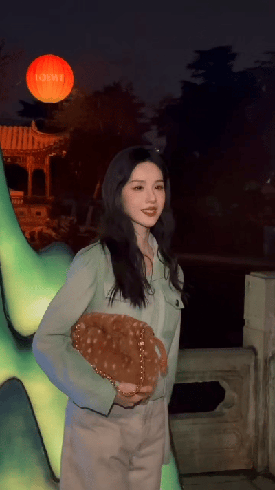 陈都灵线下品牌活动动态图，状态怎么样？