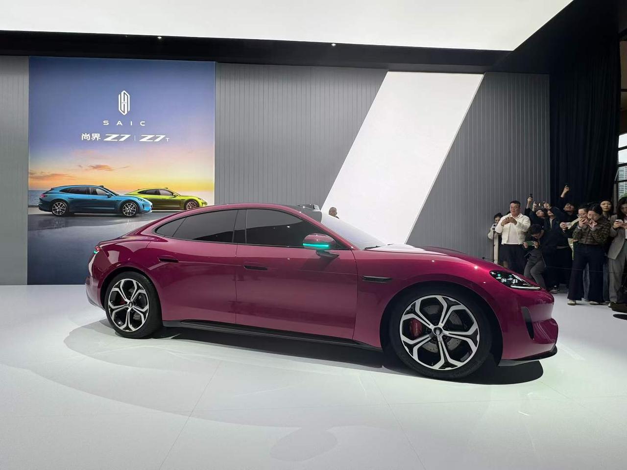 尚界Z7预售价22.98万起，尚界Z7T预售价23.98万起，全系标配896线激