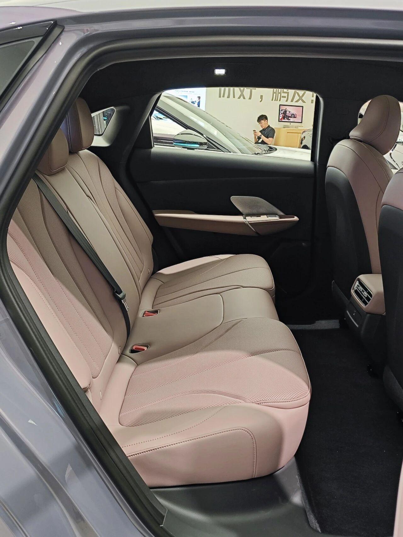 今早，小鹏汽车官宣2026款小鹏MONAM03全面到店并开启试驾。作为品牌10