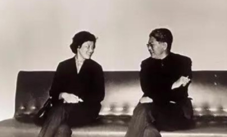 2008年冬天，北京朝阳医院里，一位护士走到洪晃面前，轻声告诉她，母亲临终前留下