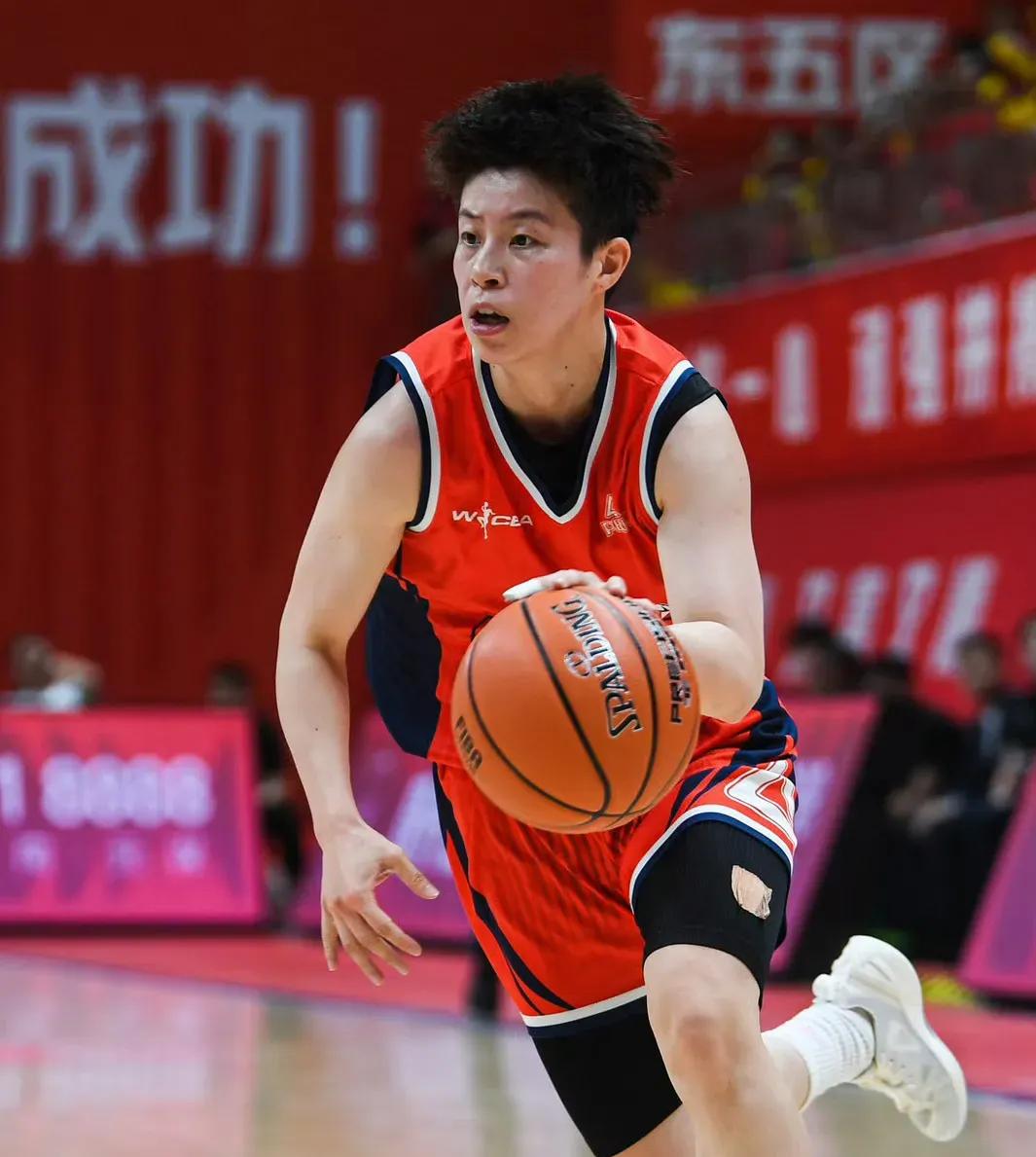 证明宫鲁鸣错很容易，但是想要证明他对有点难！中国女篮主帅宫鲁鸣最近正处在一个