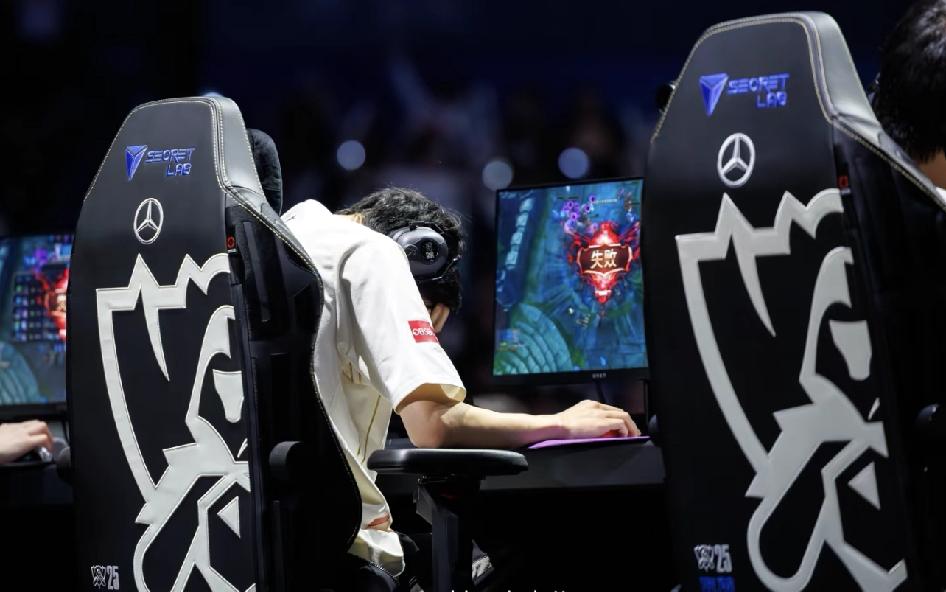 最后一刻的中野😢瑞士轮的时候我就说了，AL一定会死在这个ad上面，太明显的