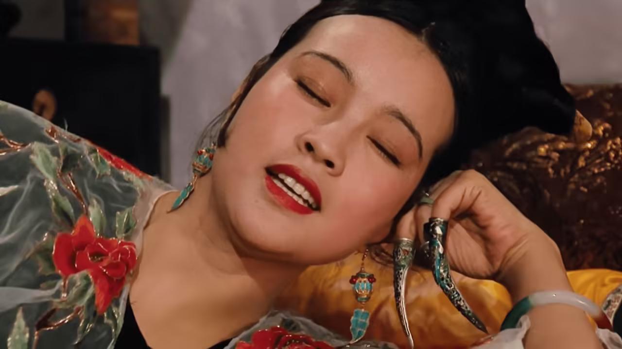 1861年11月的一个清晨，大清顾命八大臣之首、权倾朝野的肃顺，正护送咸丰皇帝的