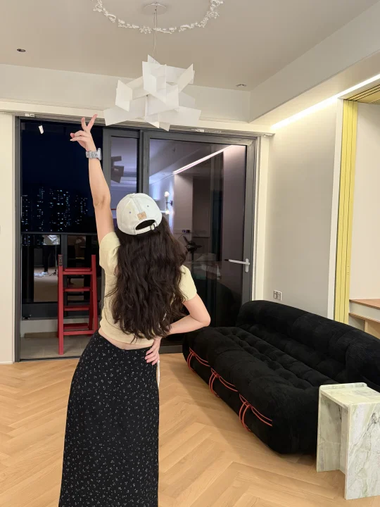 大家可以暂停一下恭喜这位女士硬装结束吗！