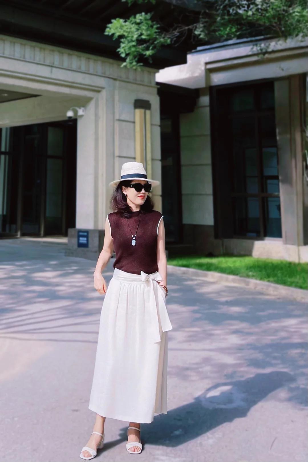 50+初夏穿搭｜越简约越高级，轻松超越同龄人✨过了50岁才懂，穿搭拼的从不是