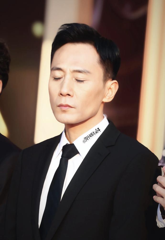 48岁刘烨错失影帝，镜头怼脸那一刻，我终于看懂了名利场的真相。去年长春电影