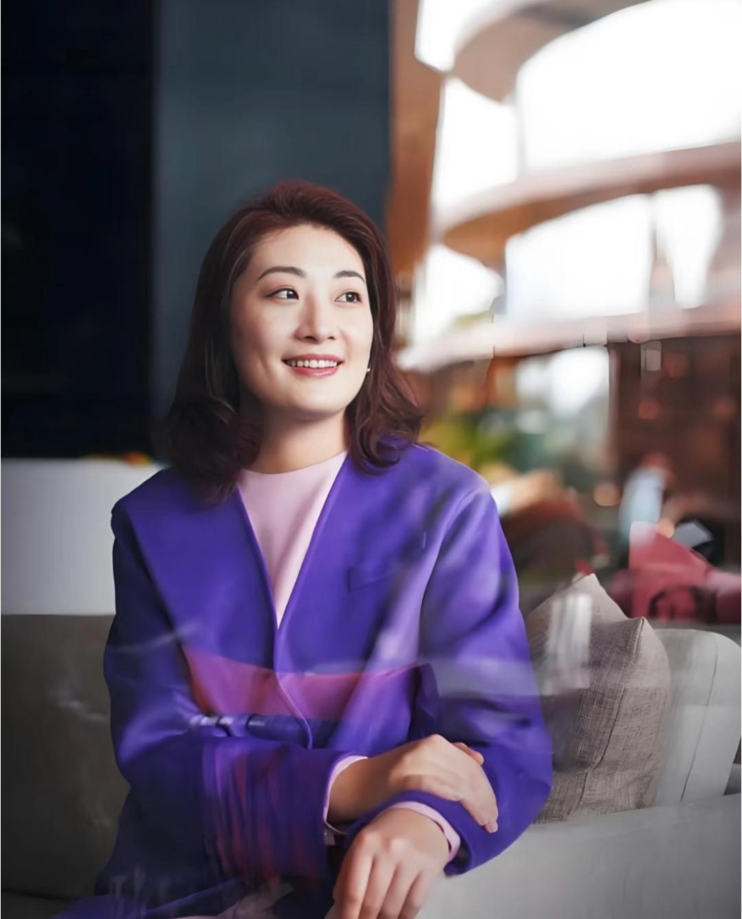 姜到底还是老的辣!昨天看新闻才知道，宗馥莉还是最终卸任了娃哈哈集团公司董事长的