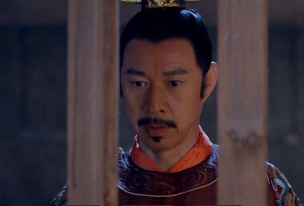 一天，李世民笑眯眯问妹夫薛万彻：“听说你与公主结婚数月还未同房？”薛万彻涨红了