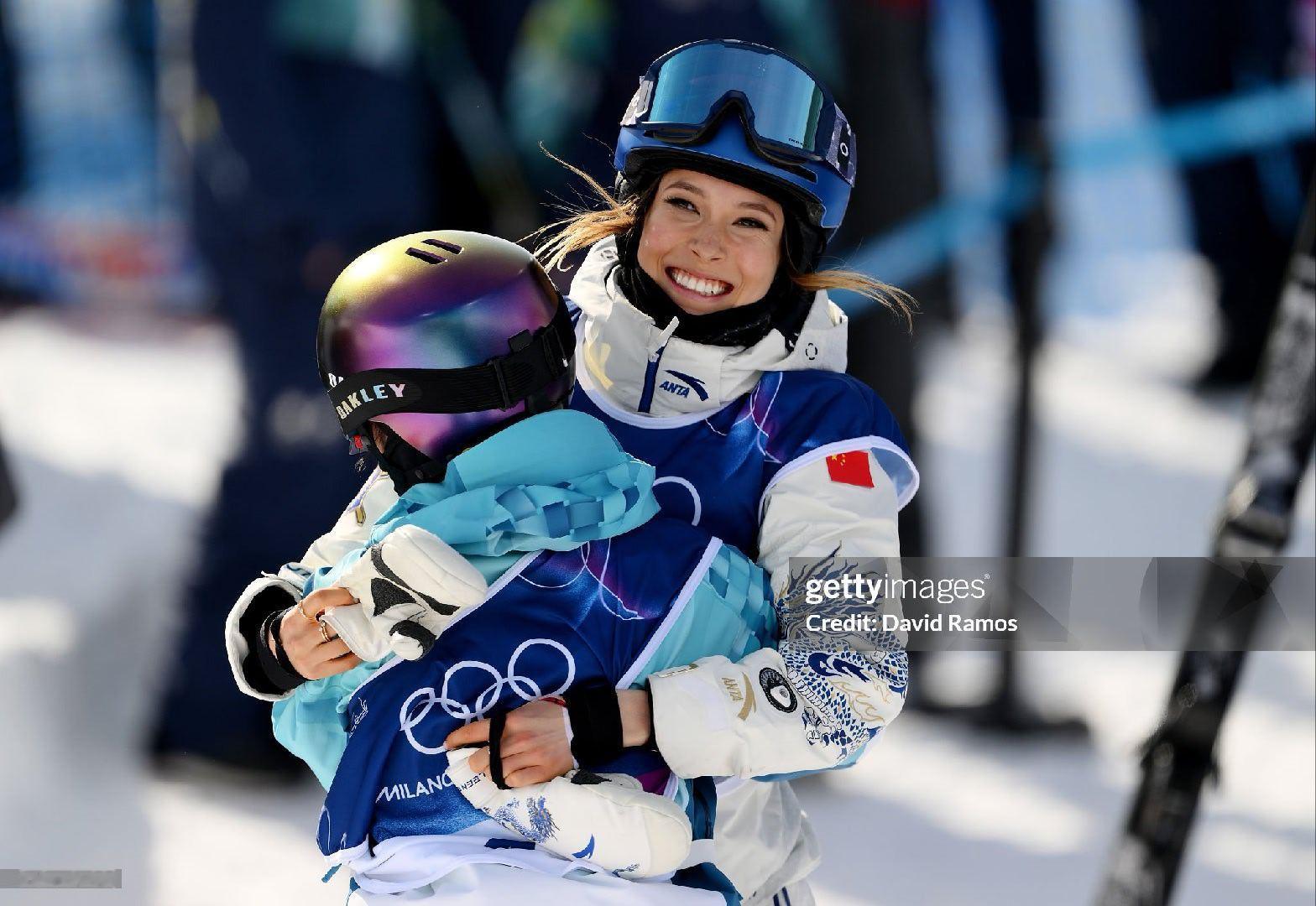 谷爱凌金牌一些G社的充满纪念意义的时刻谷爱凌张开双手拥抱李方慧自信的和重压下