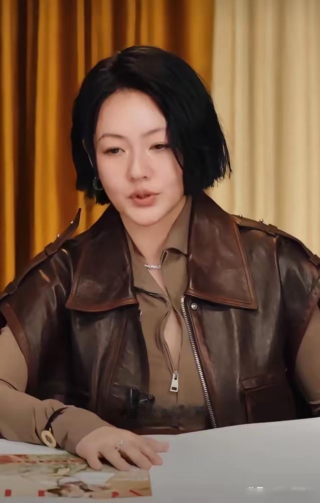 小S说的都是翻旧账，让大家看看她和大S的点滴，她能做的还有什么呢。每个人结婚了，