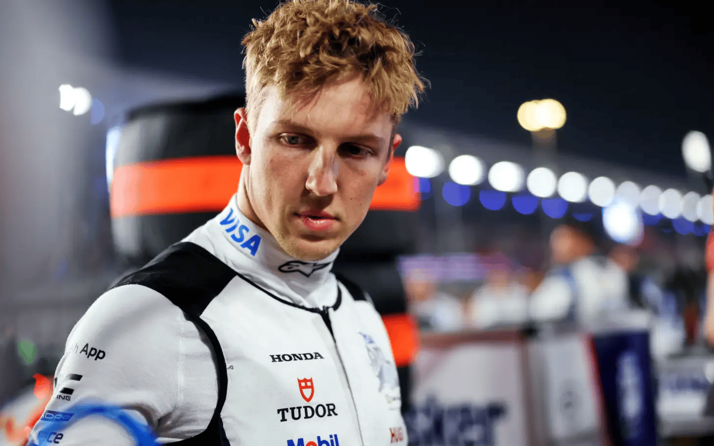 维斯塔潘不认同红牛放弃劳森的决定: 你们扼杀了他的机会