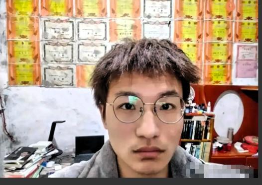 武大考研笔试第二，机考竟0分！湖南湘西一男生毕业五年五考五败，全靠母亲月寄100