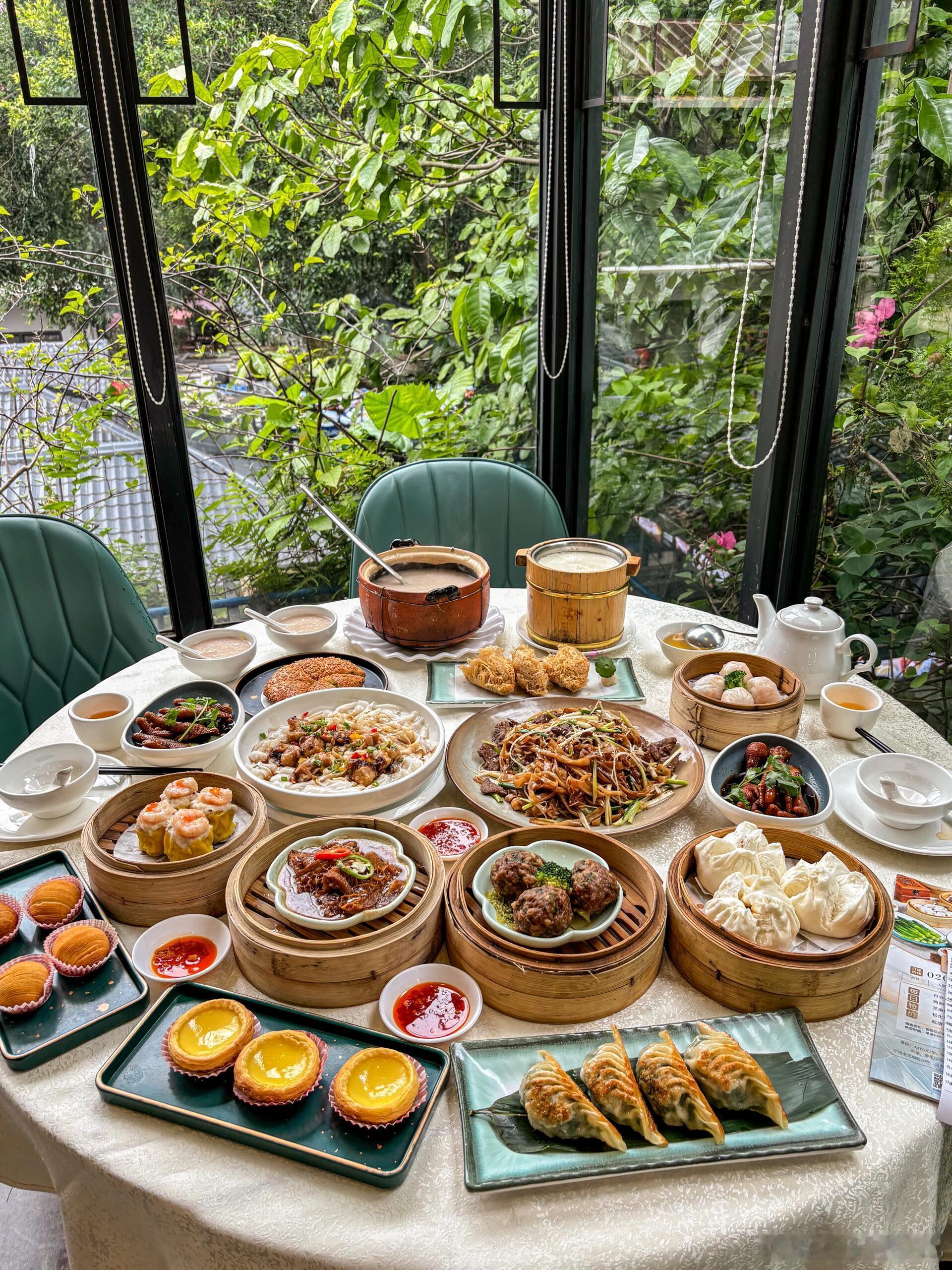 广东的美食看起来真的好美味，要是有一个广东朋友就好了。常常因为没有广东朋友而窝火