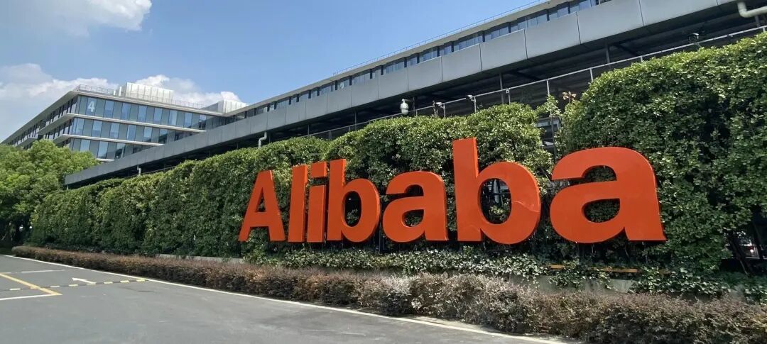 外卖不打了, 钱全拿去搞AI, 阿里一个季度又砸出670亿
