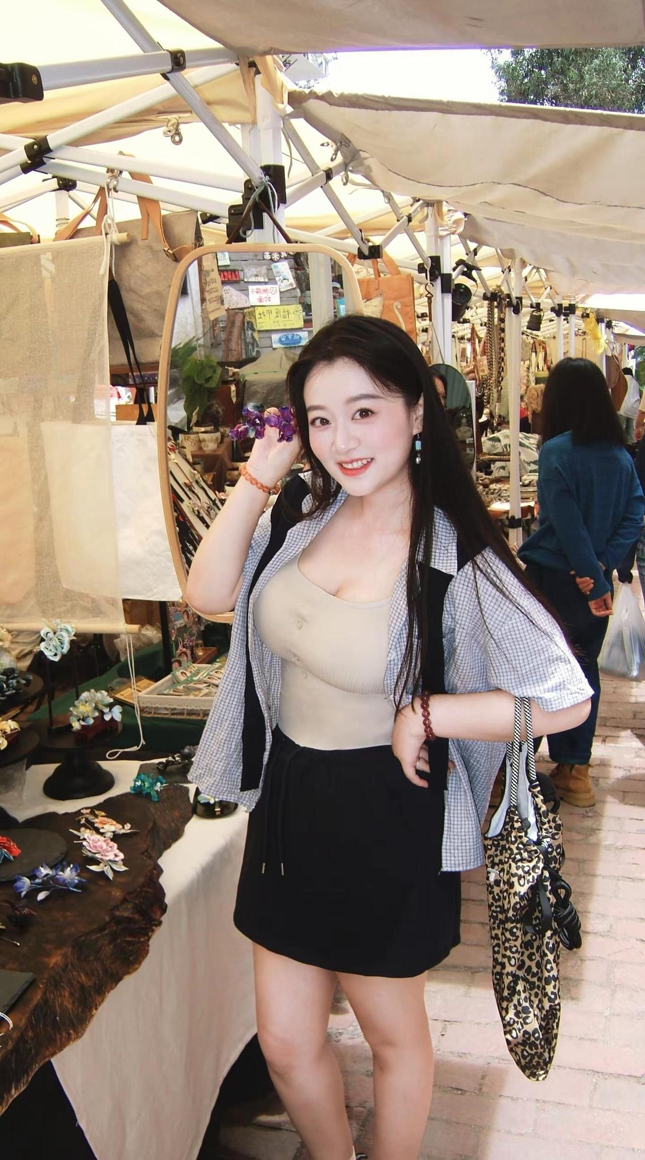 表达情绪是一件很累的事，但我在大理，很快乐旅游少女感夏日ootd微胖女生