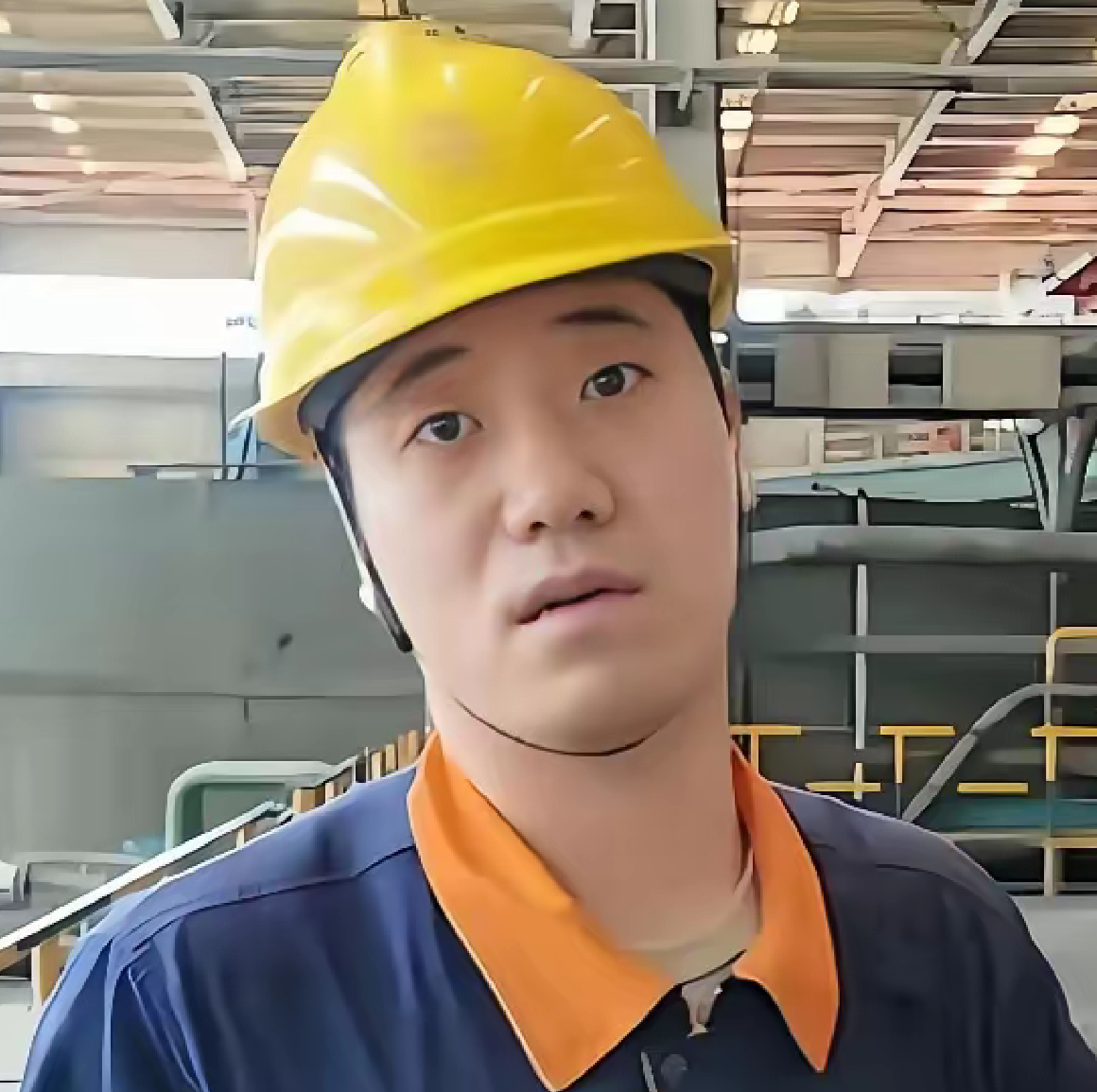 浮选车间主任李春爽接受采访时沉重的表示：出事的那个车间是三期厂房，我那个车间是二