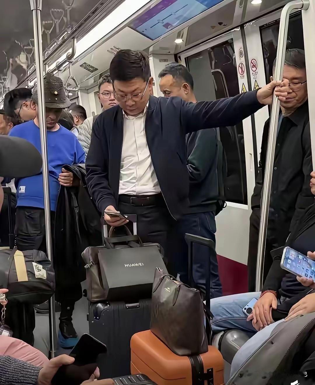 看这排场，高低得安排个专车来接送啊。