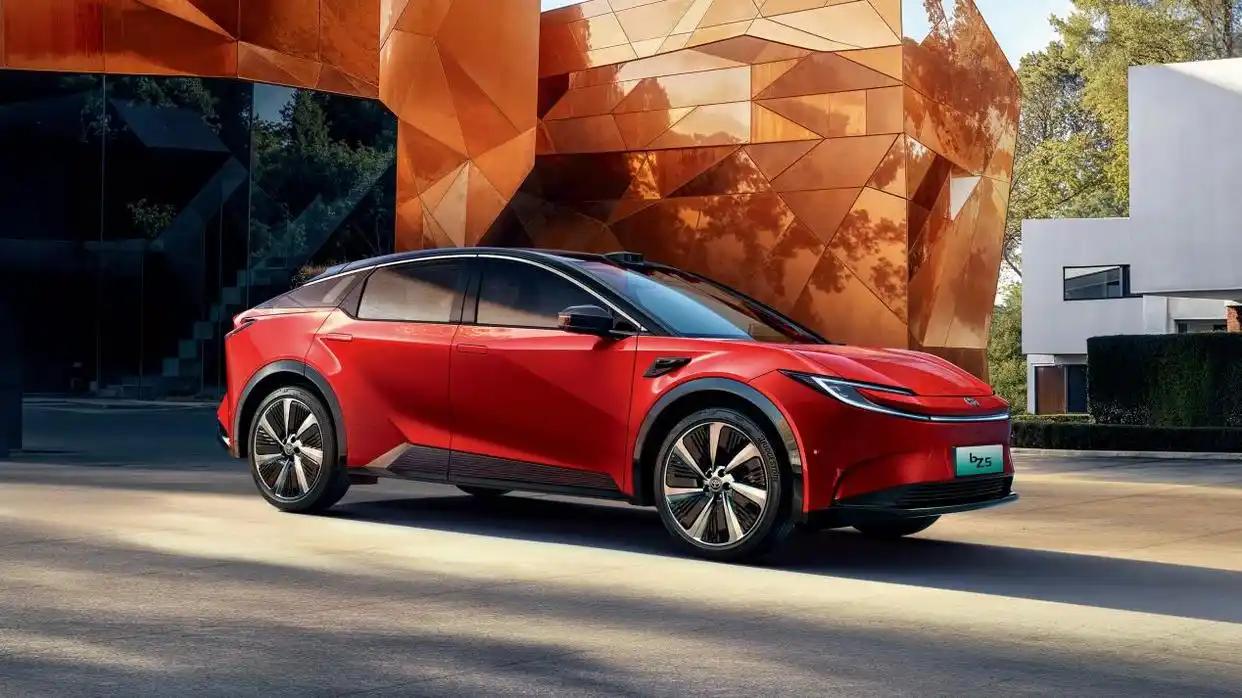 伴随bZ3智享家的发布，一汽丰田在纯电领域形成了更具竞争力的“双子星”阵容；而另