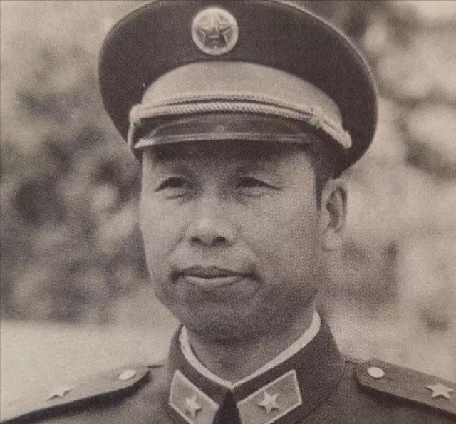 他是老山战场上唯一没熬出将军的师长，只因对着首长喊出“战士在前方流的是血，不是水