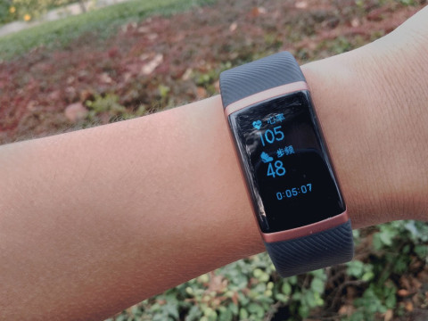 乐心运动手环么什开机