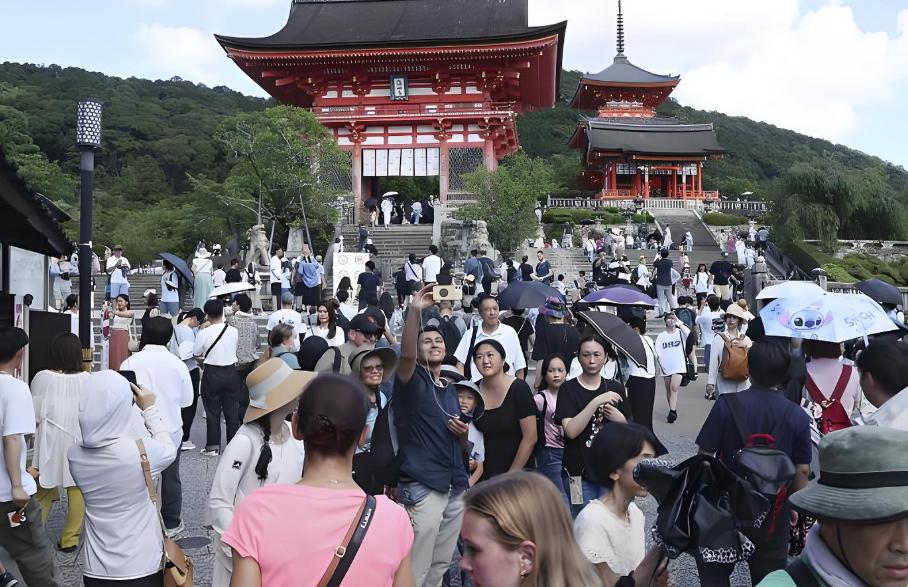 如果不是高市“搞事”，我都不知道，原来有这么多的国人去日本旅游！2025年前9个