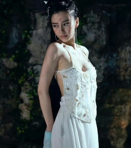 杨颖竟然还有这种造型的穿搭