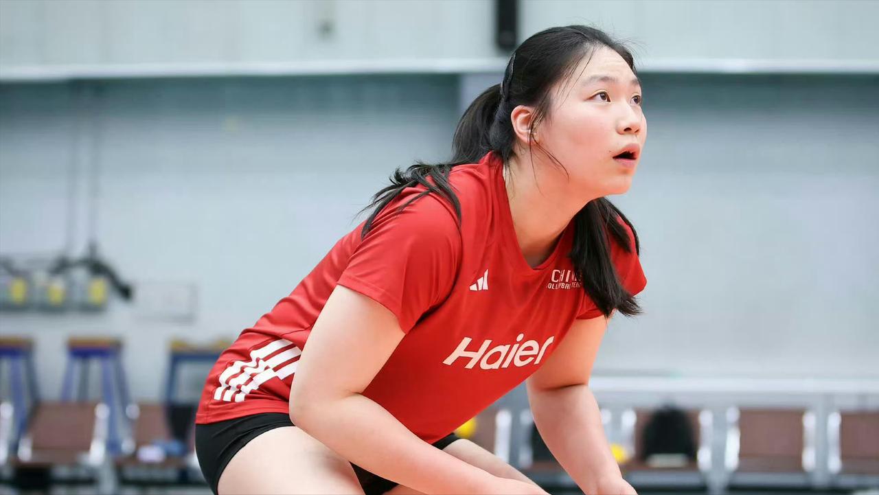虽然中国女排亚锦赛输给了泰国，但球队仍然是亚运会的头号夺冠热门。一是东道主日