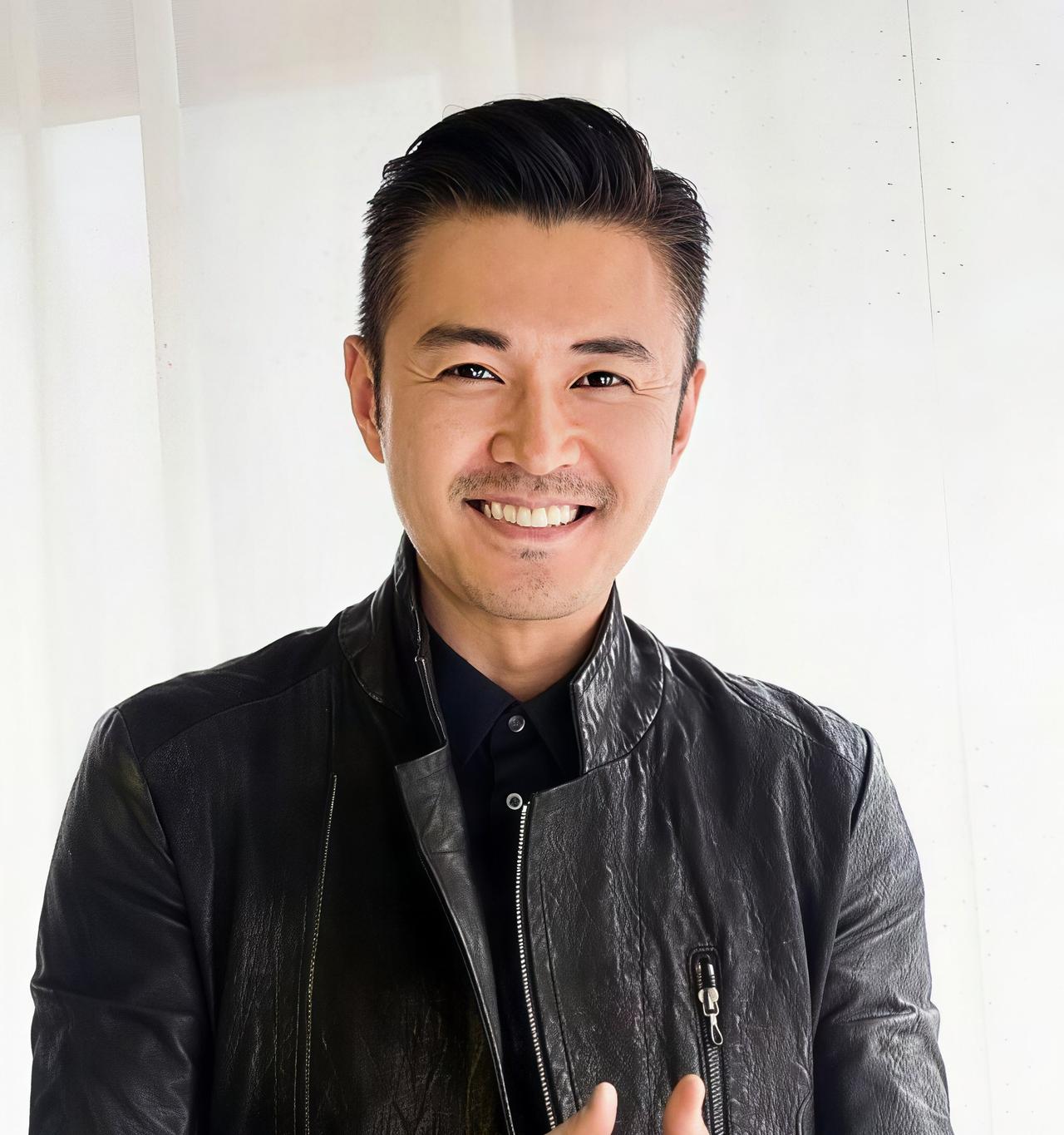你能想象吗？一个曾被贴上“高圆圆前男友”标签的男星，硬是靠演反派杀出了重围？1