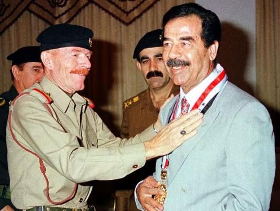 当年美军打伊拉克以前，萨达姆跟美国放出狠话。萨达姆说：如果美国敢动伊拉克，伊拉克