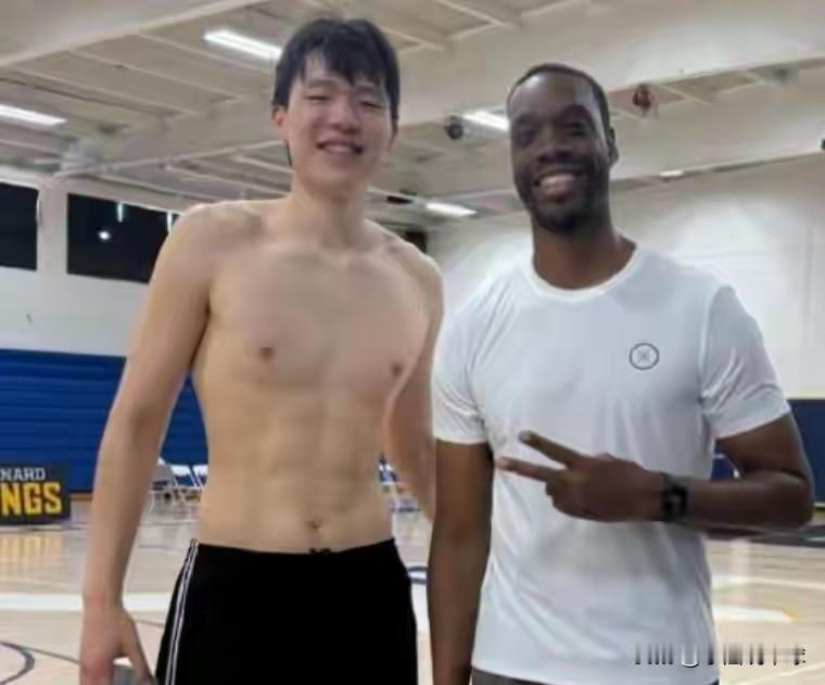 目前中国男篮一哥绝对是杨瀚森，除了杨瀚森没有谁有高人一等的实力，而杨瀚森除了被N