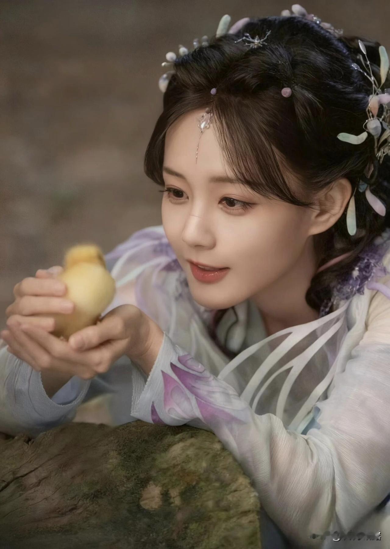 他表演的自然与松弛，近年来，李一桐的表演逐渐摆脱了早期的青涩感，变得更加自然流畅